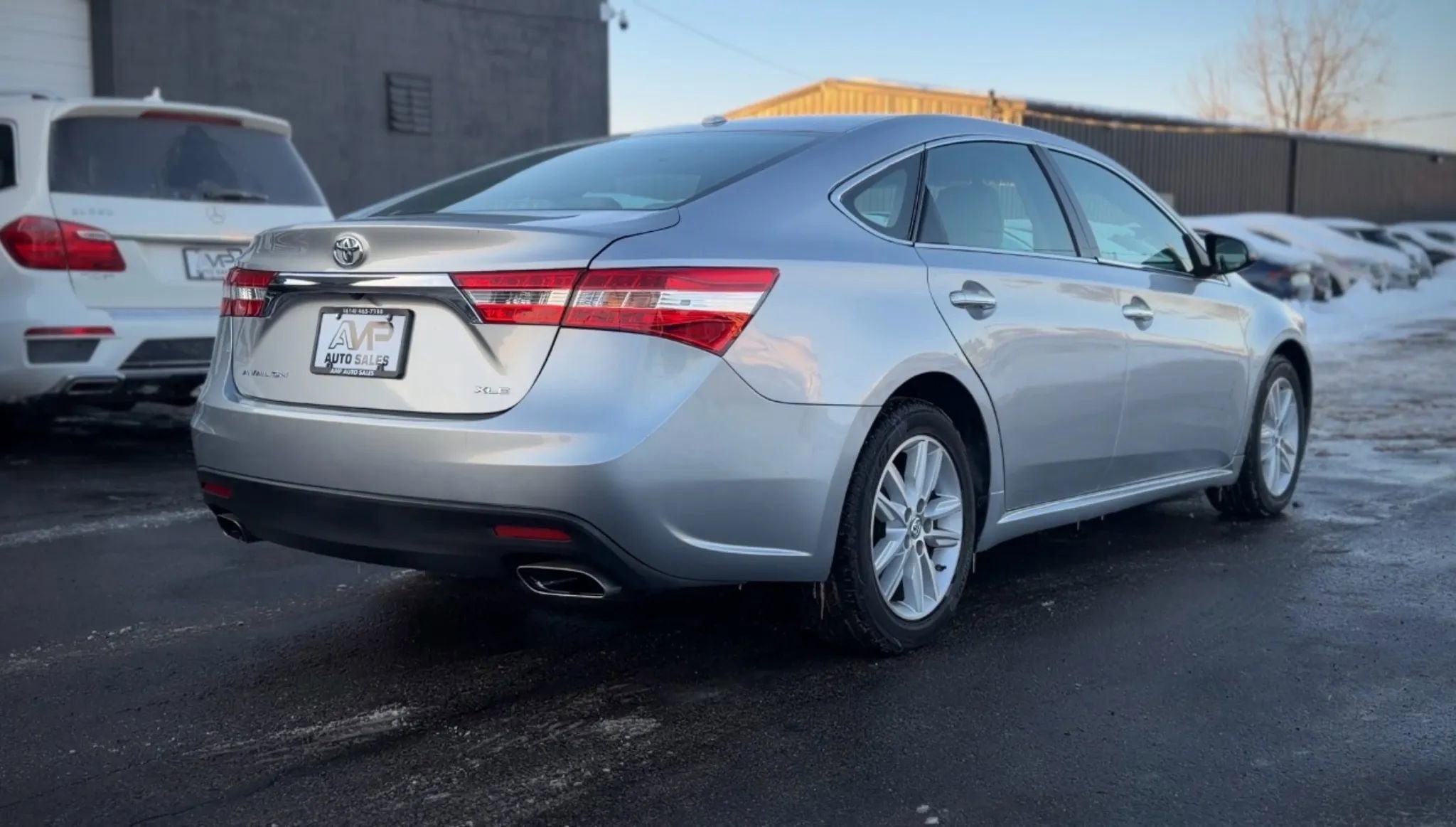 Used 2015 Toyota Avalon XLE image 3