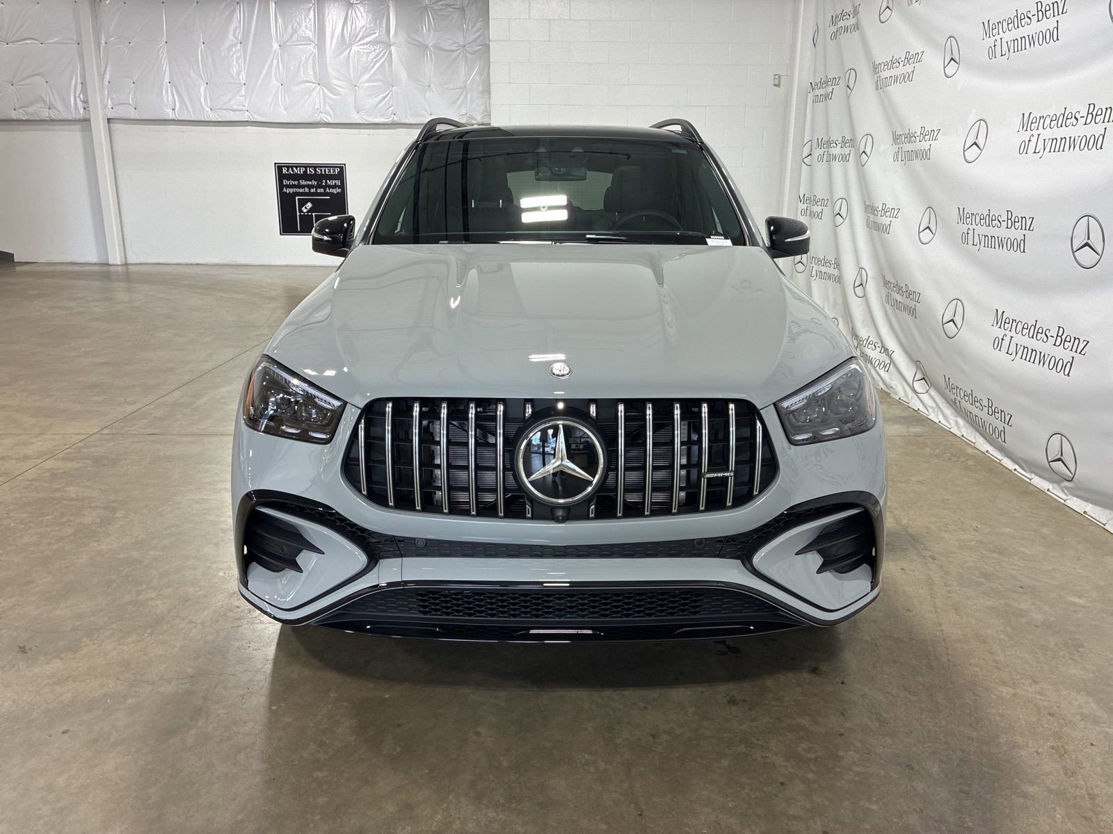 New 2026 Mercedes-Benz GLE 53 AMG 4MATIC image 2