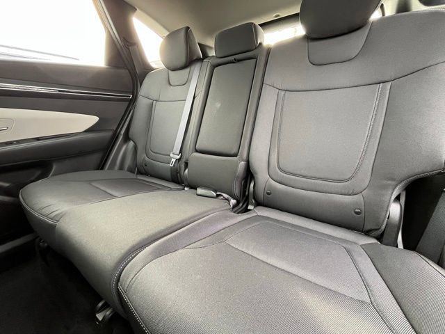 Used 2024 Hyundai Tucson SE image 25
