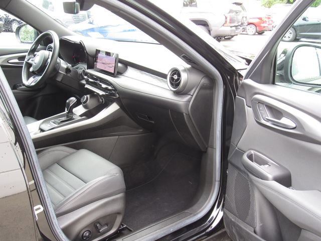 Used 2024 Alfa Romeo Tonale Ti w/ Active Assist Package AWD/4WD image 17
