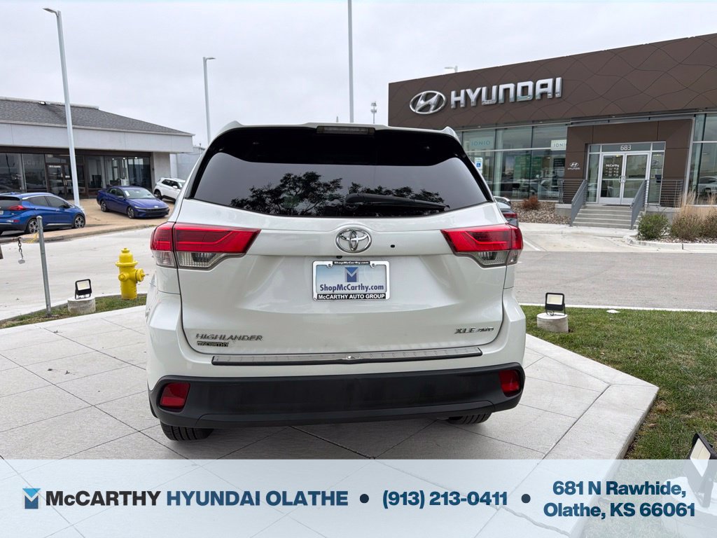 Used 2017 Toyota Highlander XLE w/ Protection Package #3 AWD/4WD image 14