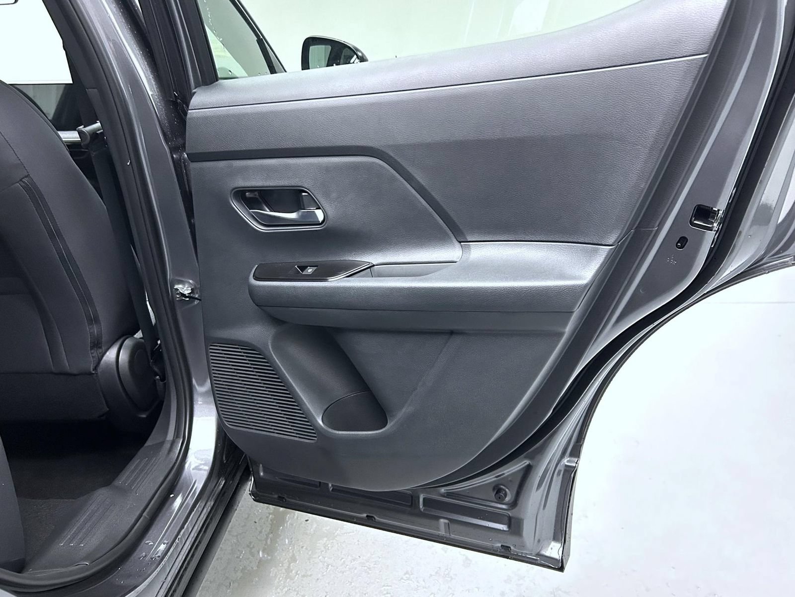 New 2027 Nissan Kicks SV AWD/4WD image 17