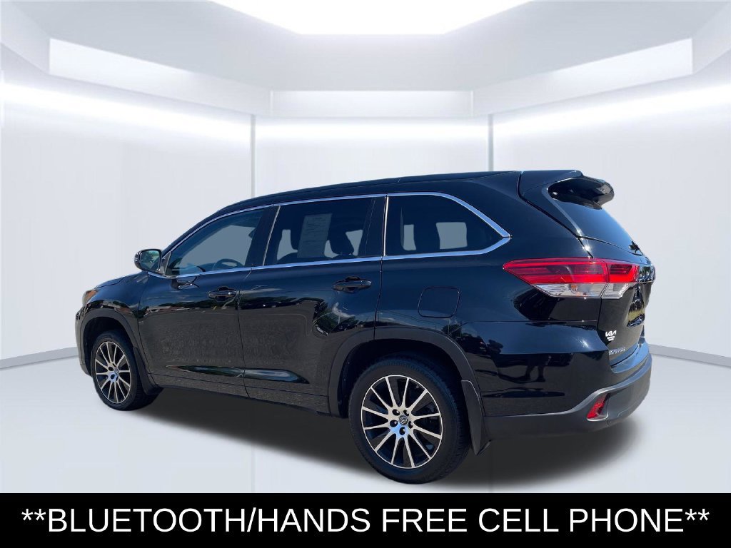 Used 2018 Toyota Highlander SE AWD/4WD image 4
