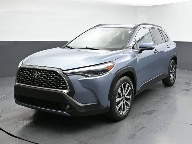 Used 2023 Toyota Corolla Cross XLE w/ Convenience Package FWD image 15