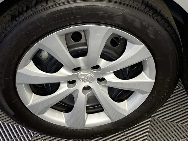 Used 2025 Toyota Corolla LE FWD image 27