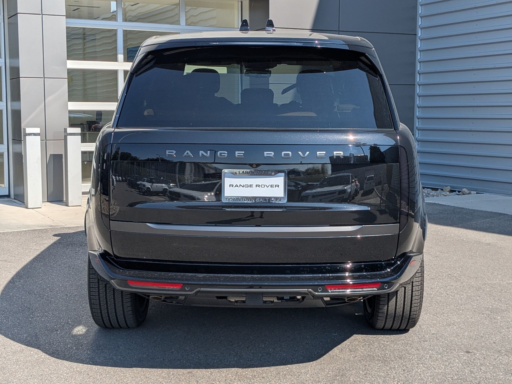 New 2026 Land Rover Range Rover Long Wheelbase SE AWD/4WD image 6