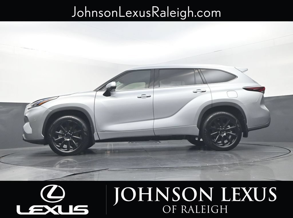 Used 2024 Toyota Highlander Limited AWD/4WD image 21