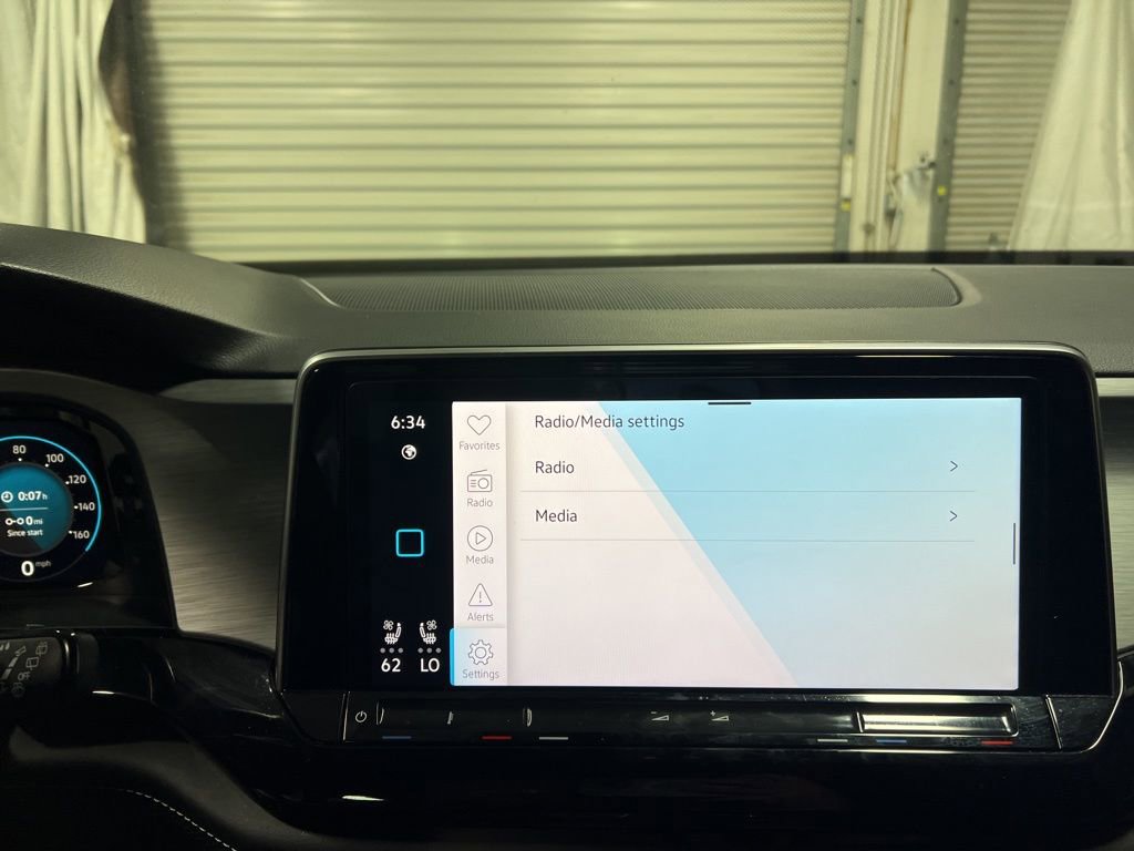 Used 2024 Volkswagen Atlas Cross Sport SE image 37