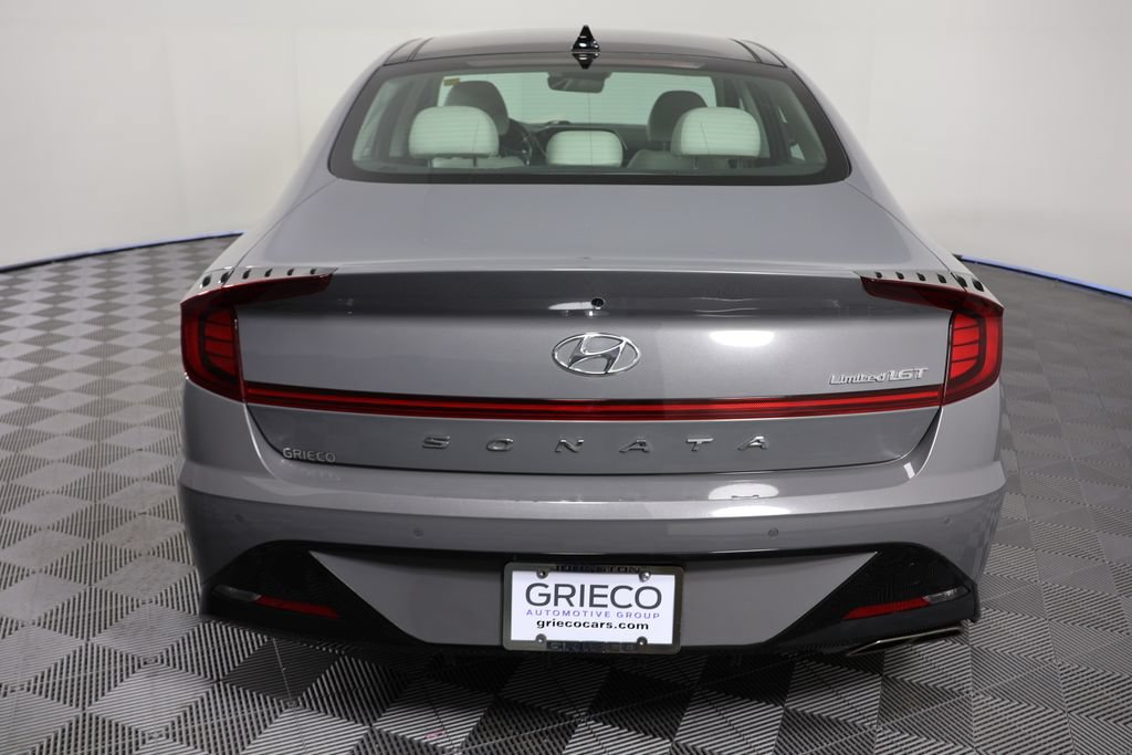 Used 2022 Hyundai Sonata Limited w/ Preferred Accessory Package FWD image 7