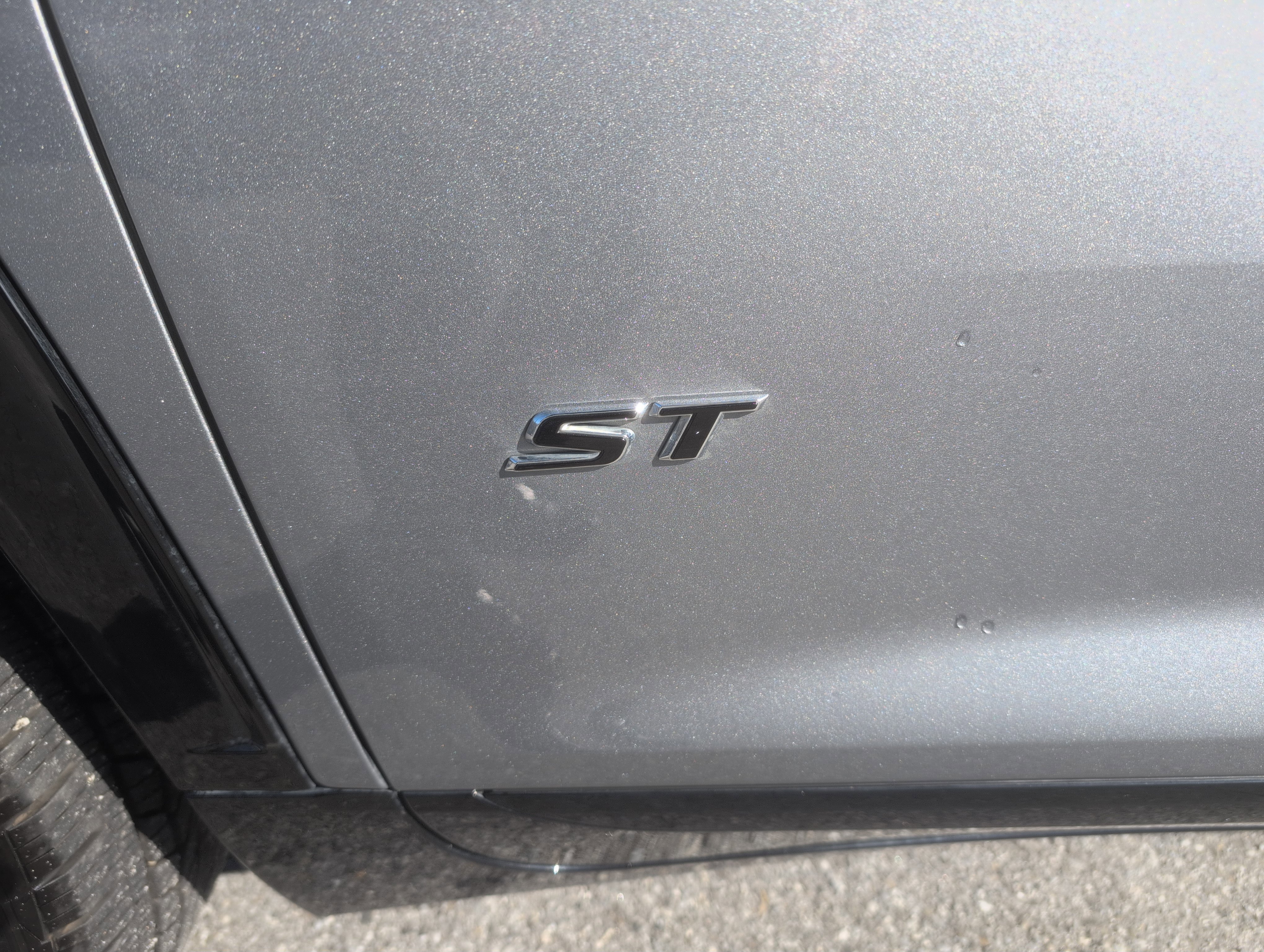 Used 2025 Buick Enclave Sport Touring w/ LPO, Floor Liner Package image 3