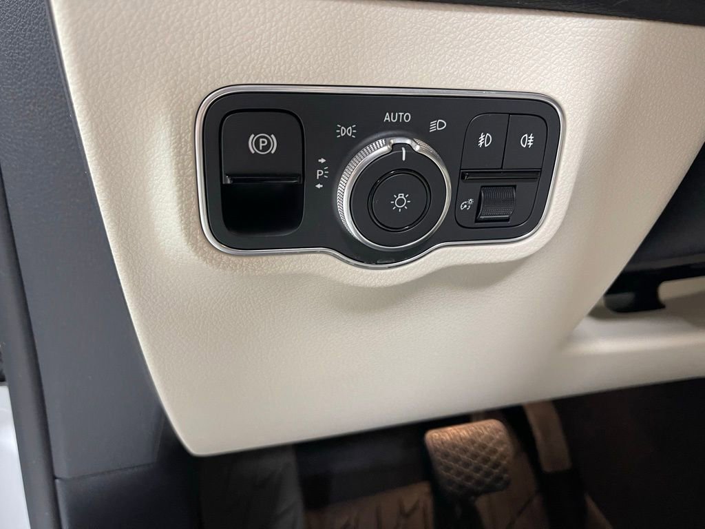 Certified 2023 Mercedes-Benz GLB 250 4MATIC image 19