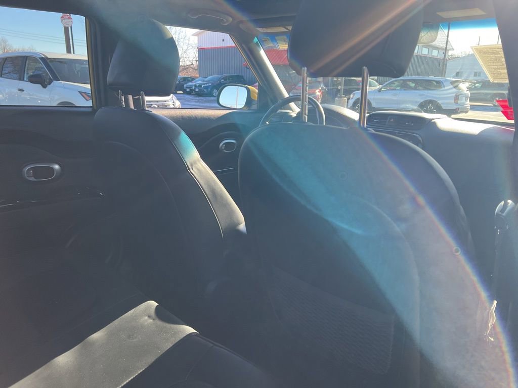 Used 2015 Kia Soul ! w/ Sun & Sound Package image 16