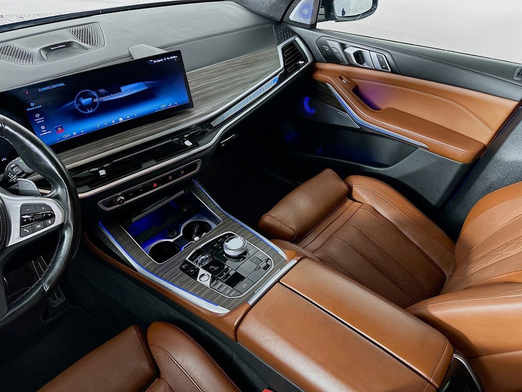 Used 2024 BMW X7 M60i AWD/4WD image 32