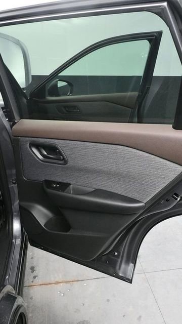Used 2023 Nissan Rogue S AWD/4WD image 13