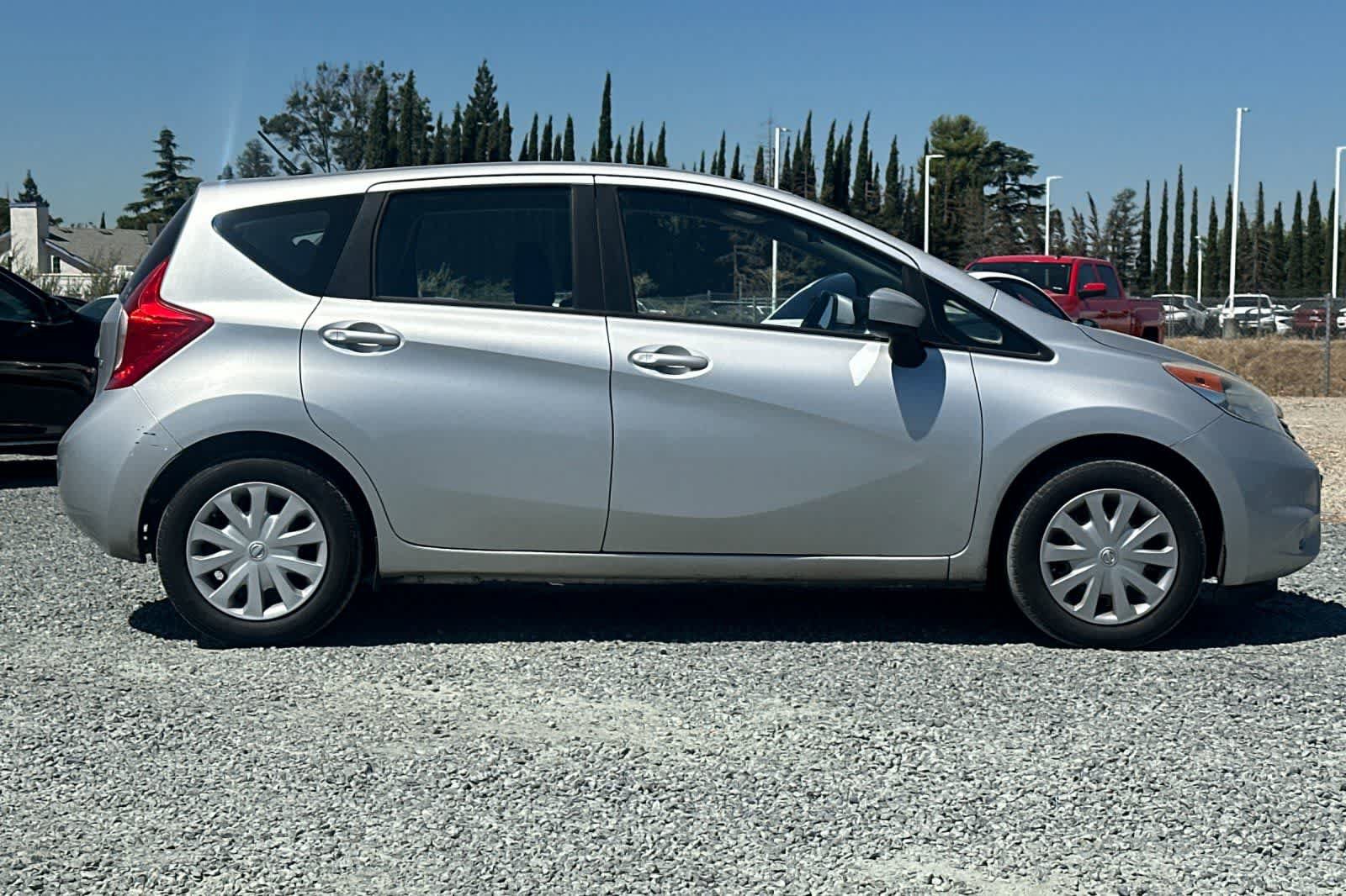 Used 2015 Nissan Versa Note SV FWD image 9