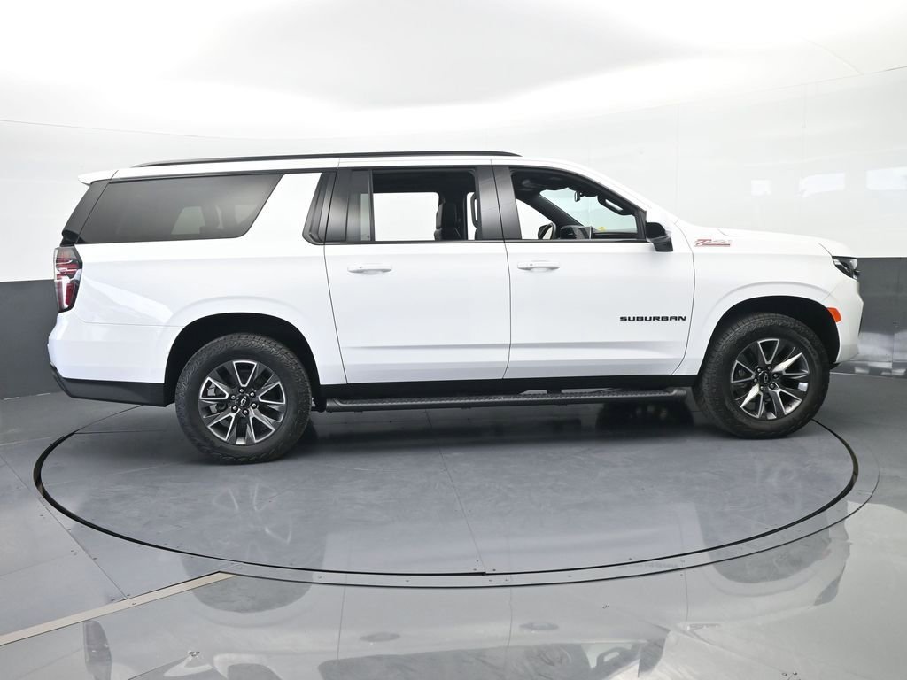 Used 2024 Chevrolet Suburban Z71 image 7
