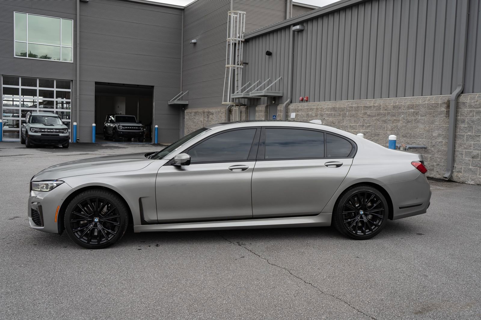 Used 2022 BMW 750i xDrive w/ Autobahn Package image 13