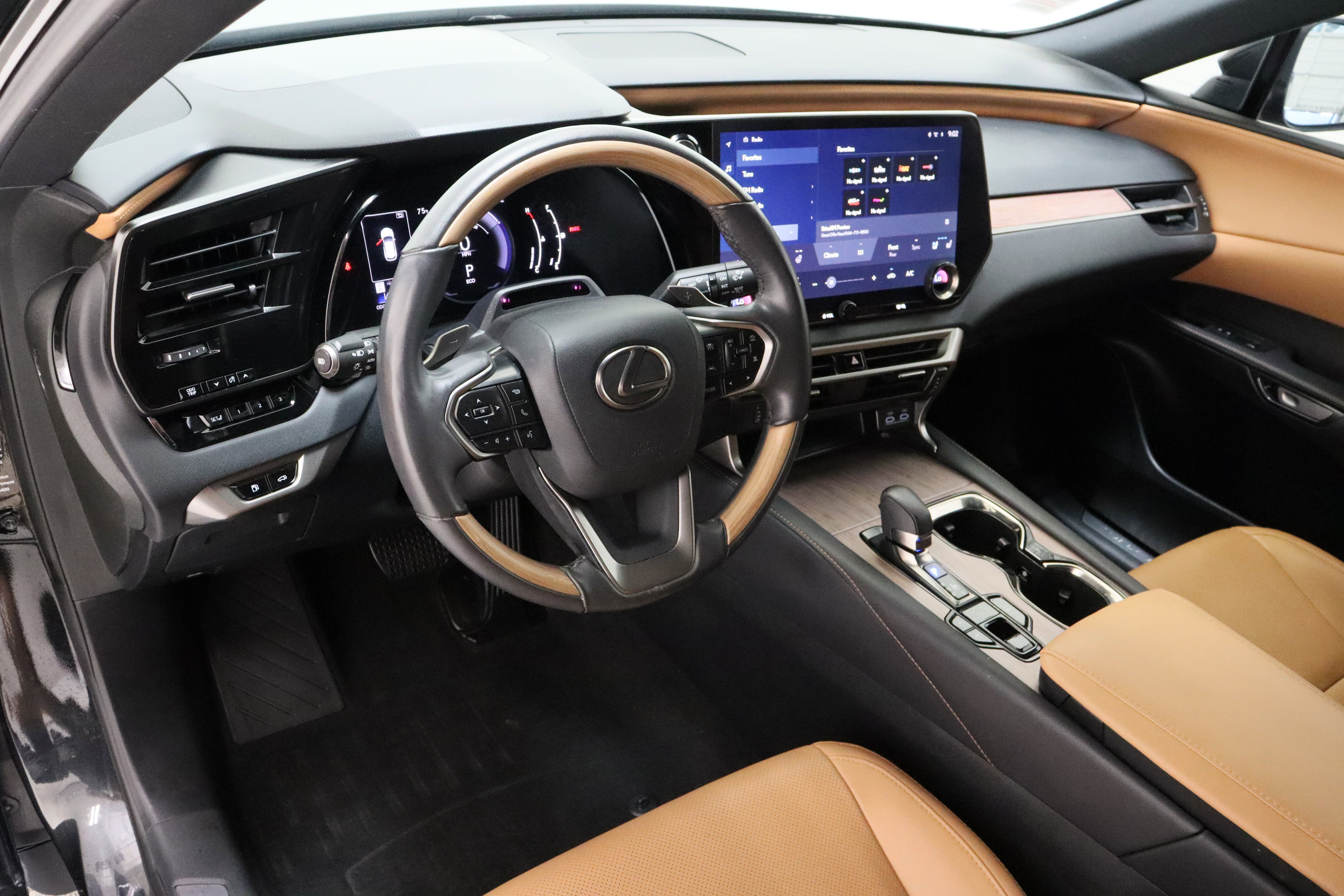 Used 2024 Lexus RX 350h w/ Convenience Package image 13
