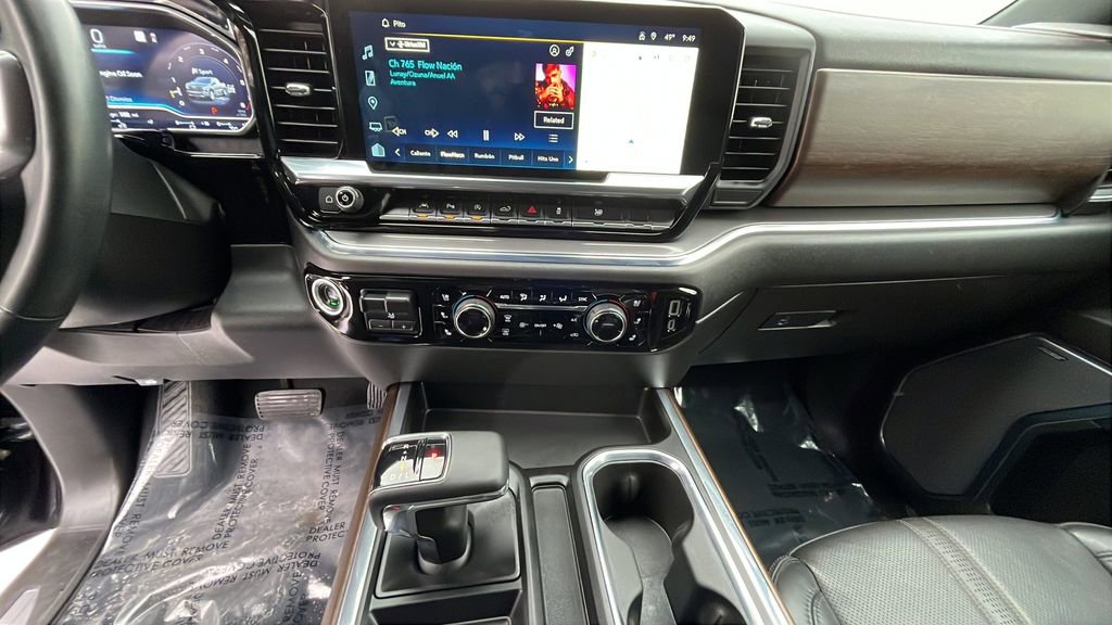 Used 2024 Chevrolet Silverado 1500 High Country w/ Technology Package image 9