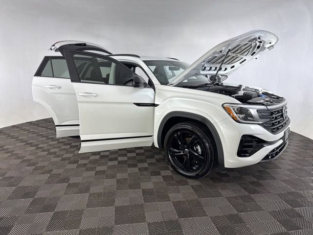 Used 2025 Volkswagen Atlas Cross Sport SEL R-Line image 12