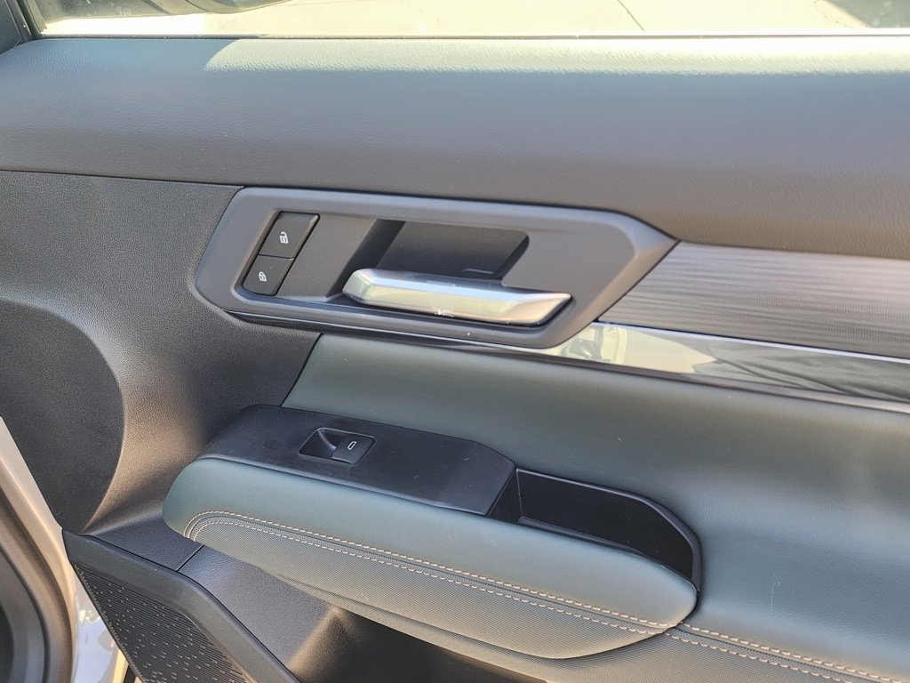 New 2026 GMC Terrain AT4 w/ Convenience Package III image 39