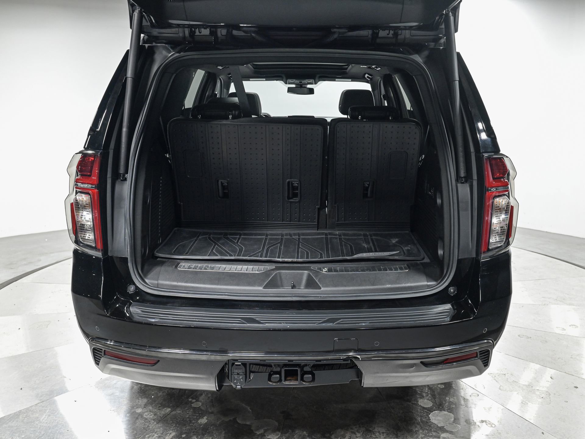 Used 2022 Chevrolet Tahoe Z71 w/ Luxury Package AWD/4WD image 6