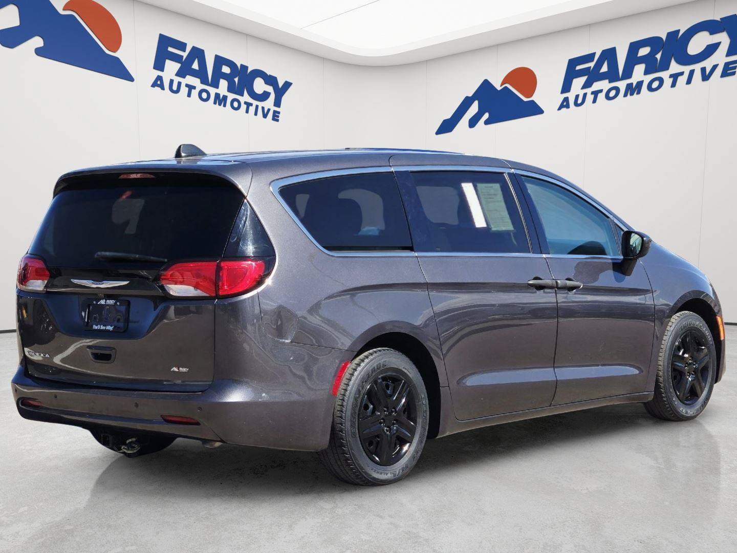 Used 2019 Chrysler Pacifica L FWD image 5