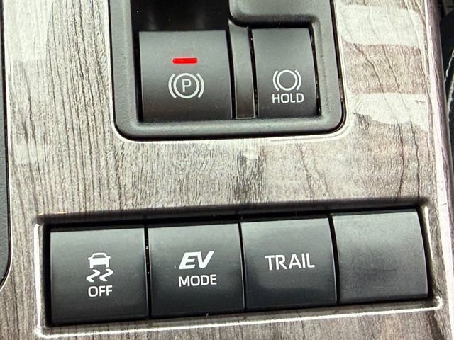 Certified 2021 Toyota Highlander Limited image 25