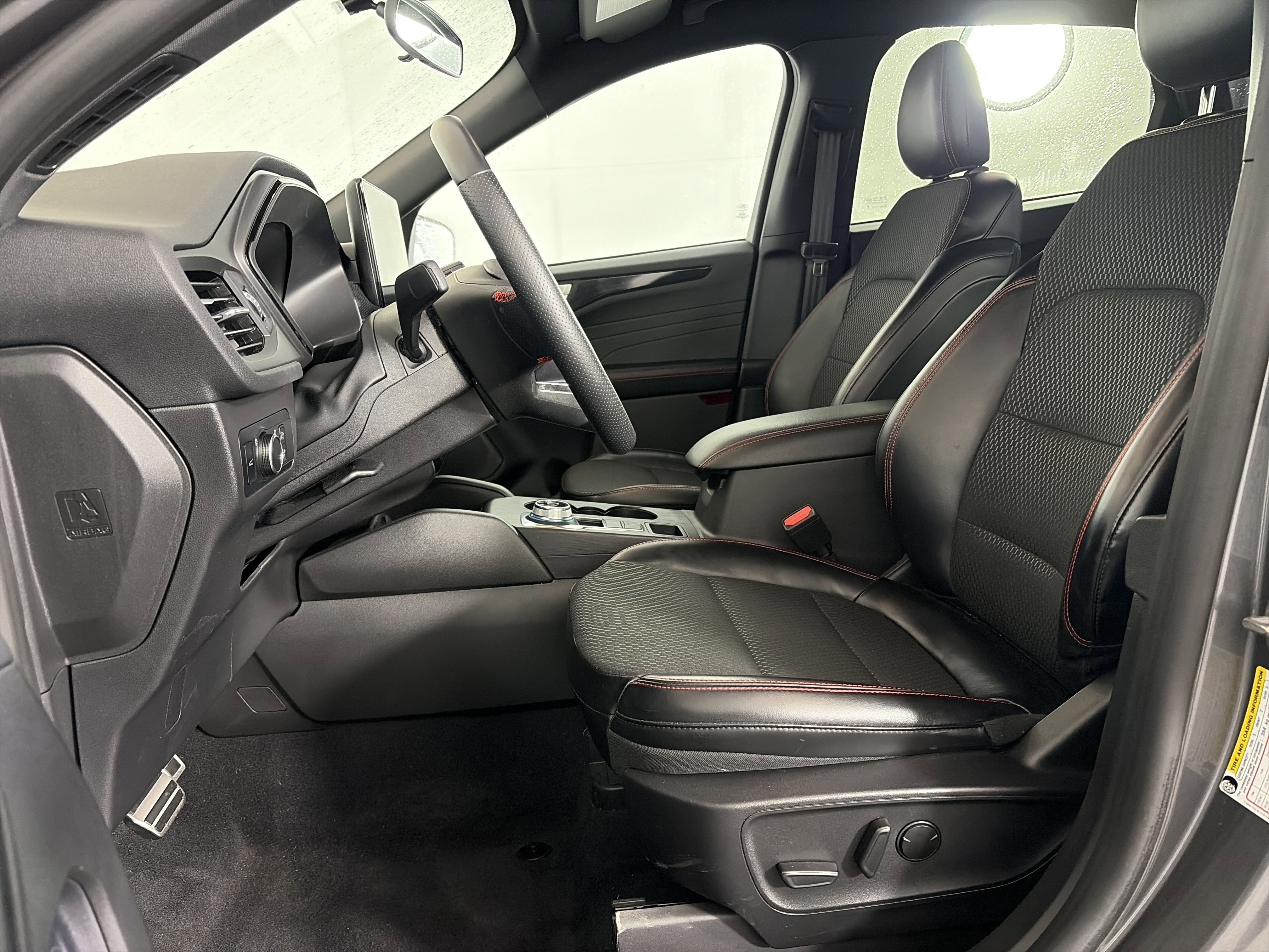 Used 2024 Ford Escape ST-Line w/ Tech Pack #1 image 6