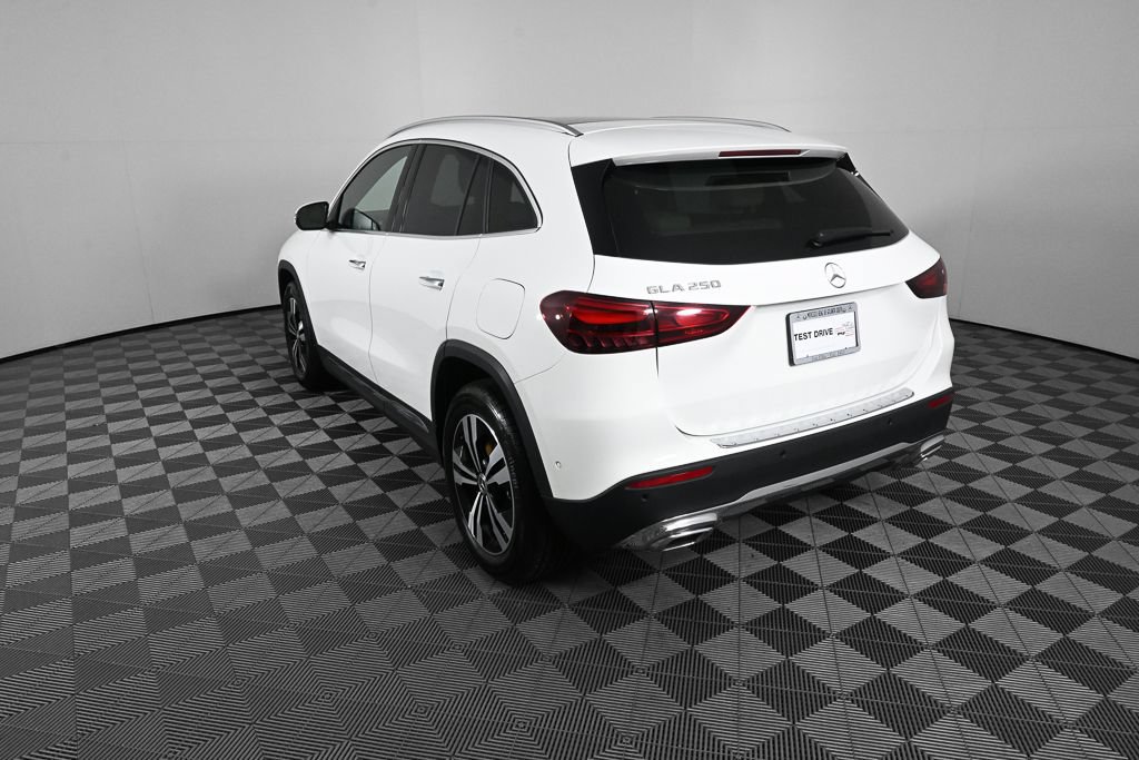 Used 2026 Mercedes-Benz GLA 250 image 4