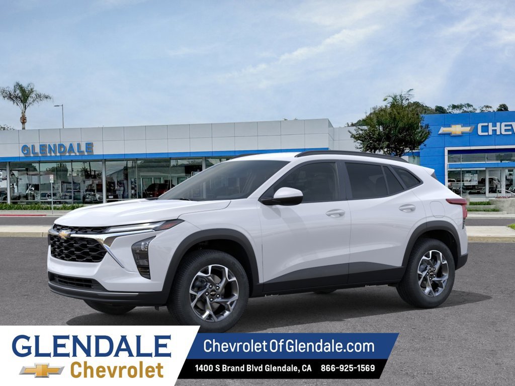 New 2026 Chevrolet Trax LT w/ Driver Confidence Package FWD image 2
