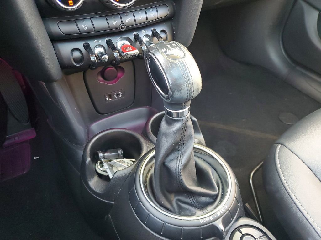 Used 2017 MINI Cooper 4-Door Hardtop image 23