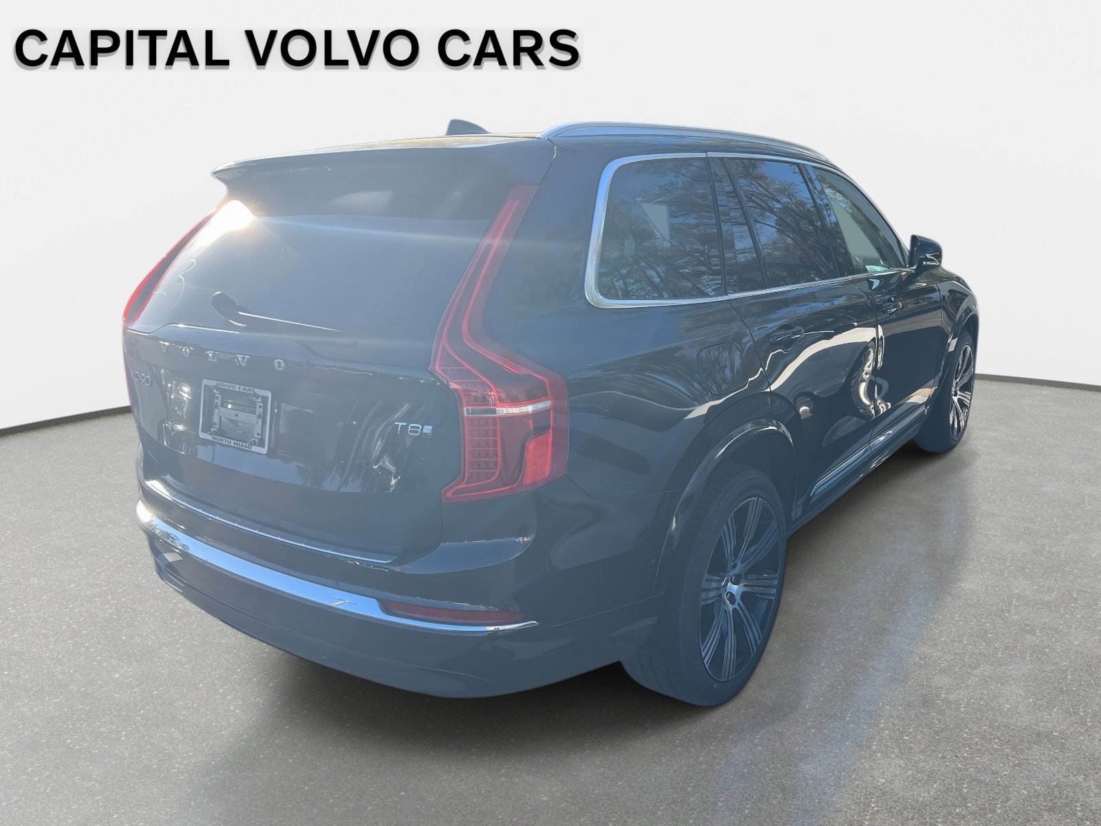 Used 2025 Volvo XC90 T8 Plus w/ Protection Package Premier image 2