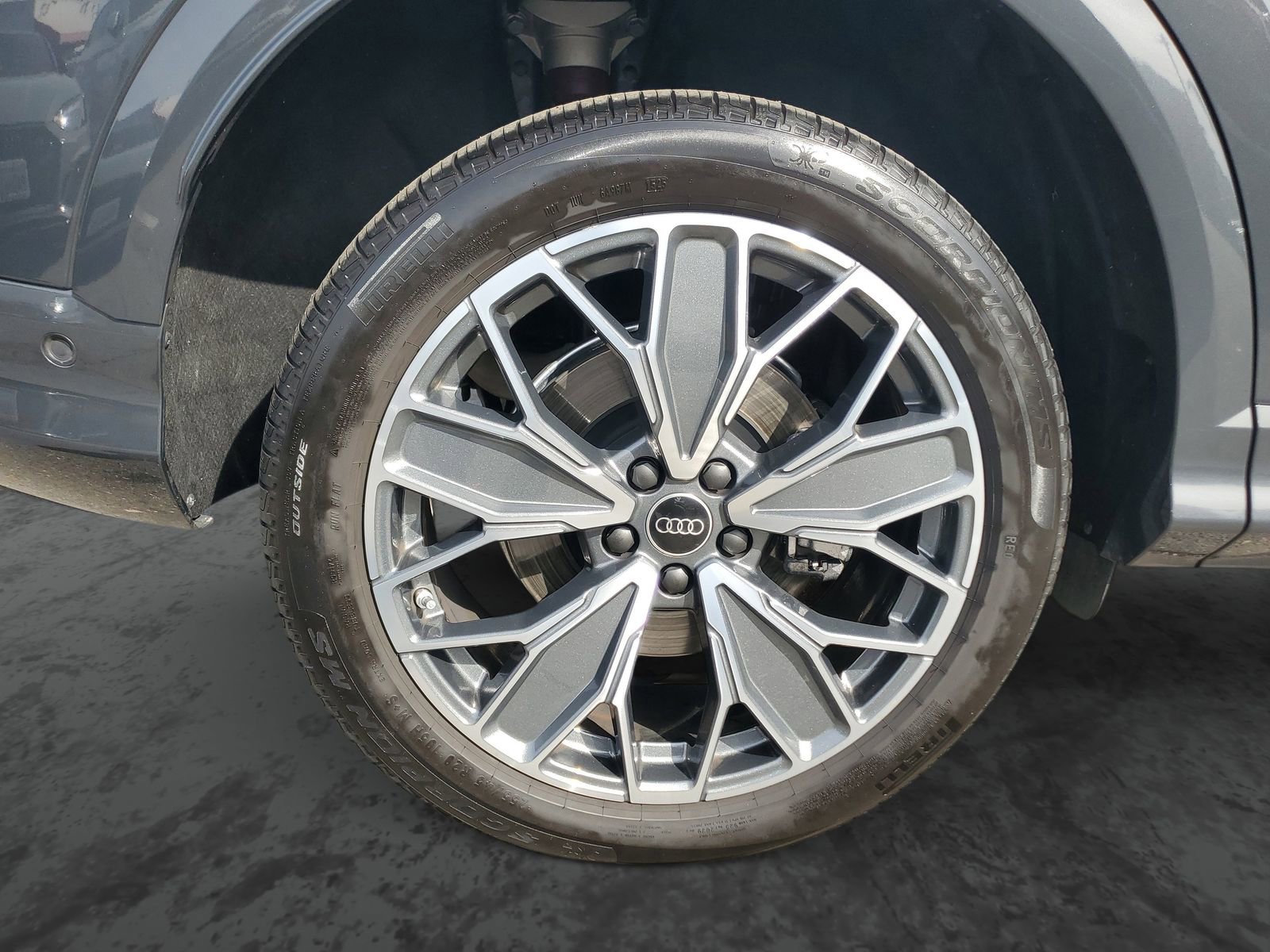 Used 2025 Audi Q5 Premium Plus w/ Premium Plus image 5