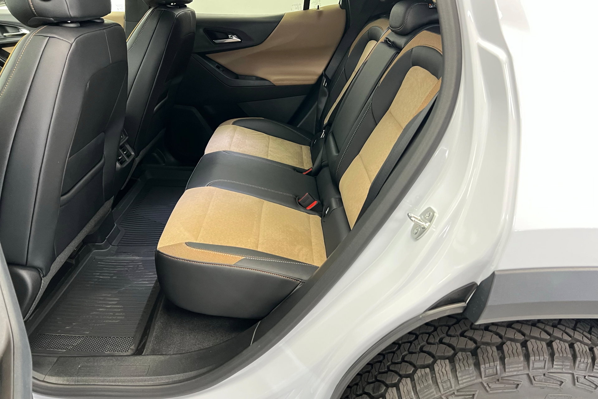 New 2026 Chevrolet Equinox ACTIV w/ Convenience Package III image 22