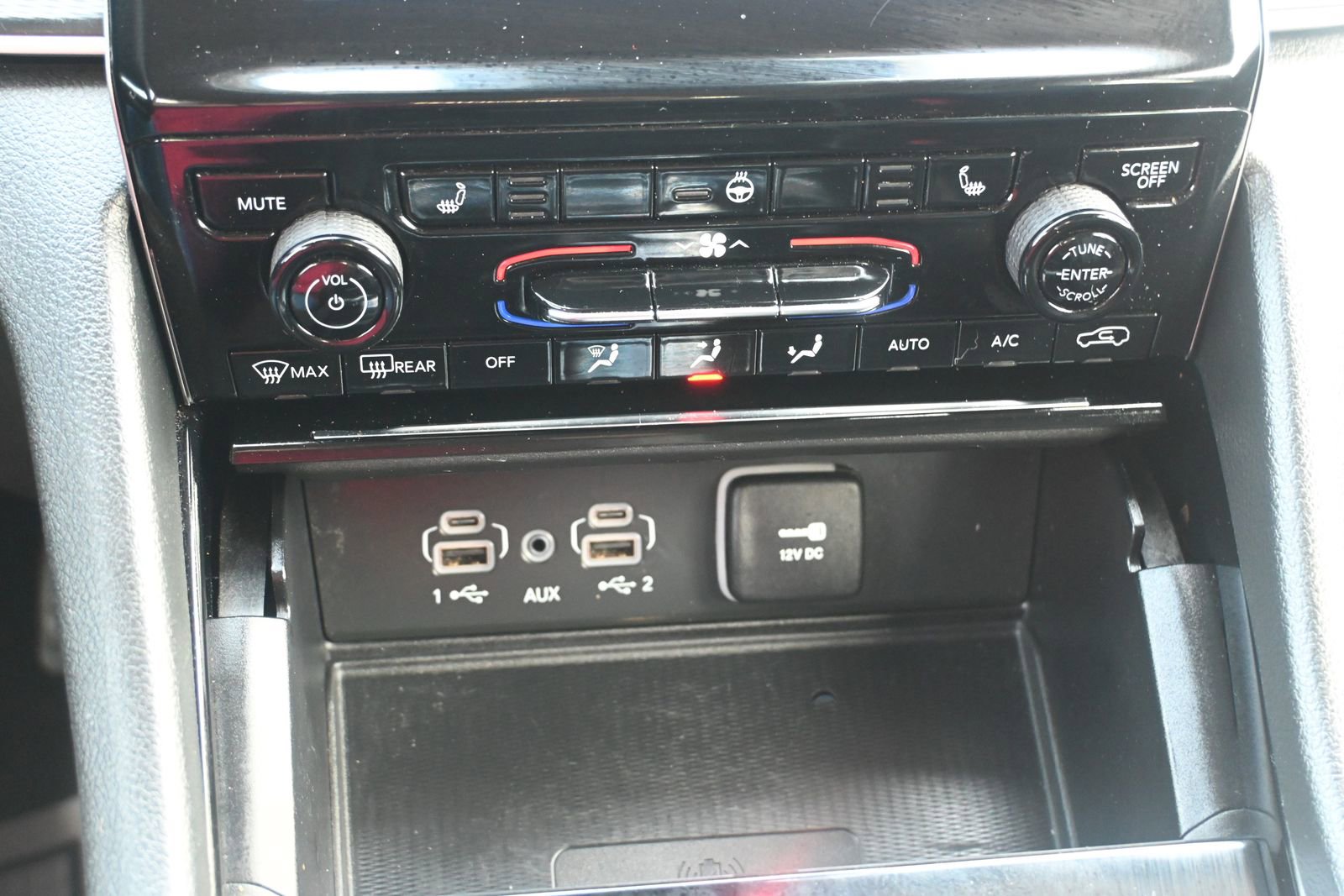 Used 2023 Jeep Grand Cherokee Laredo w/ Luxury Tech Group I image 15