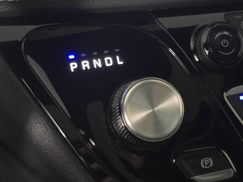 Used 2025 Chrysler Pacifica Limited FWD image 20