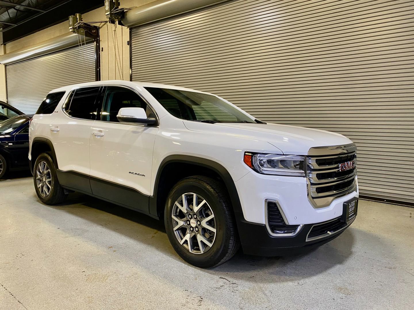Used 2022 GMC Acadia SLE FWD image 5