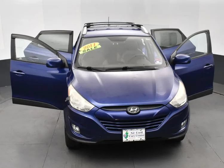 Used 2011 Hyundai Tucson GLS FWD image 10