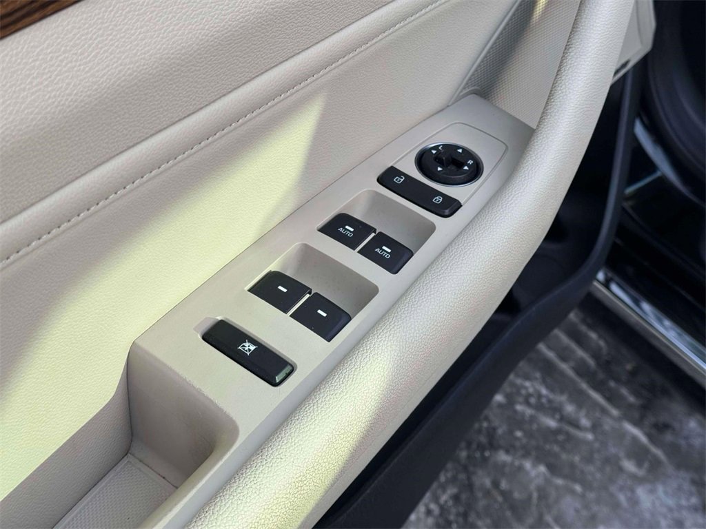 Used 2016 Hyundai Sonata Limited w/ Option Group 02 image 16