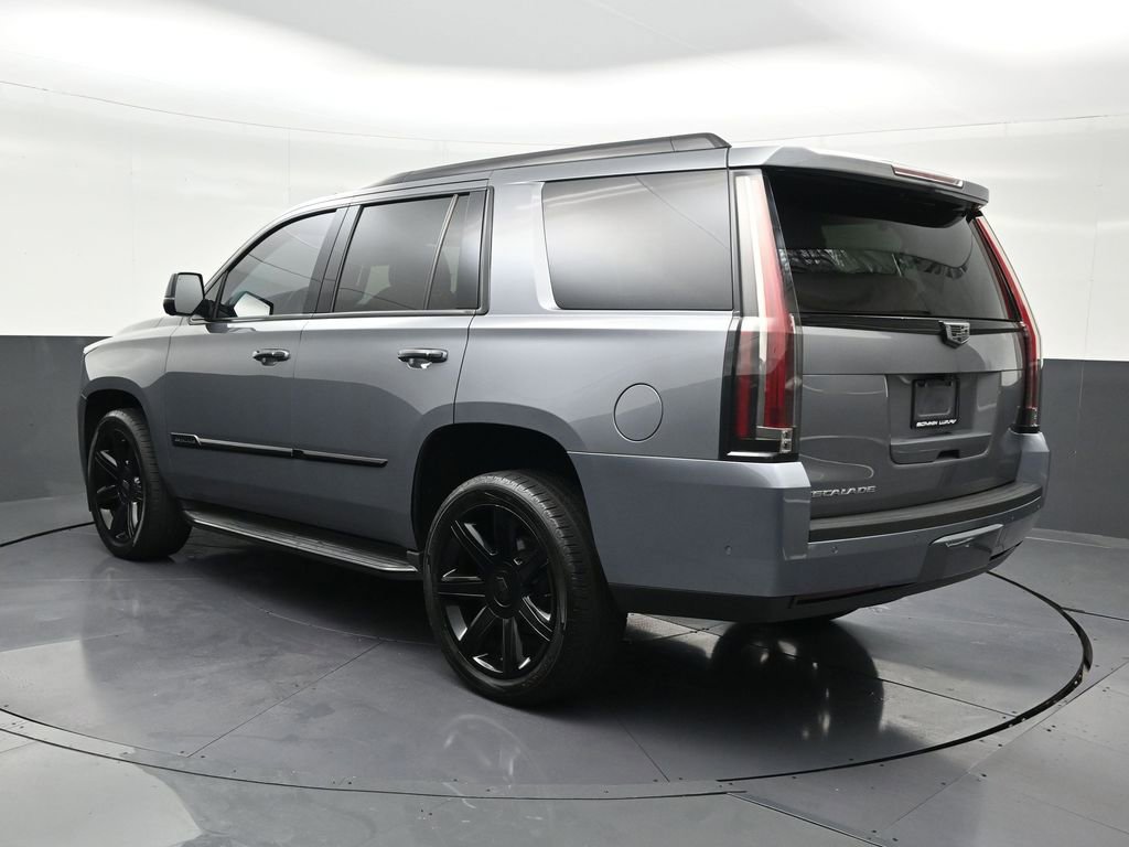 Used 2020 Cadillac Escalade Luxury image 3