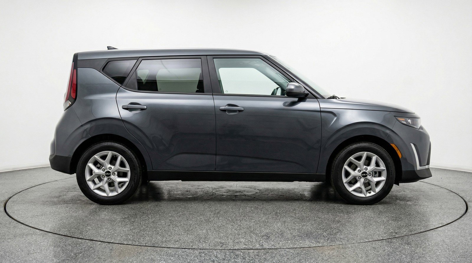 Used 2025 Kia Soul LX w/ LX Technology Package image 11