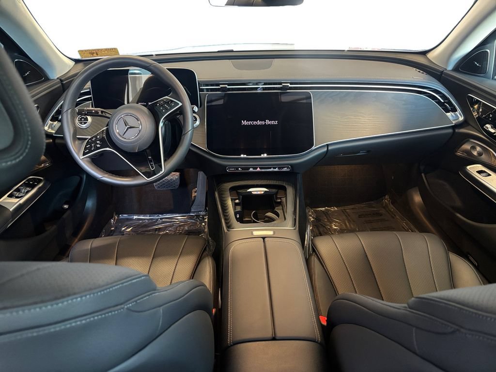 Used 2025 Mercedes-Benz E 350 4MATIC Sedan image 10