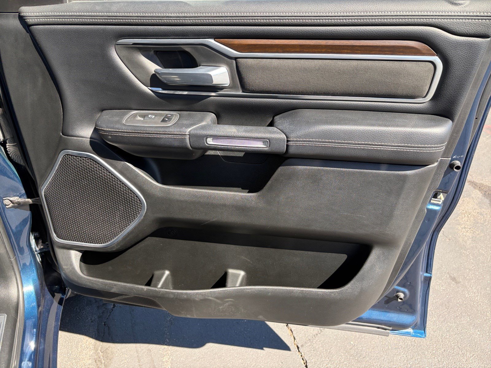 Used 2021 RAM 1500 Laramie AWD/4WD image 16