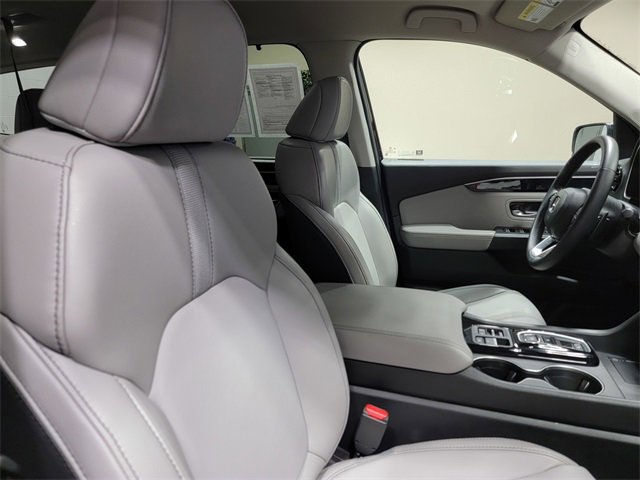 Used 2025 Honda Pilot EX-L image 16