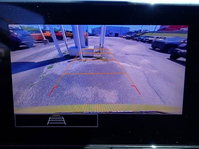 Used 2024 Chevrolet Trax RS w/ Sunroof Package FWD image 24