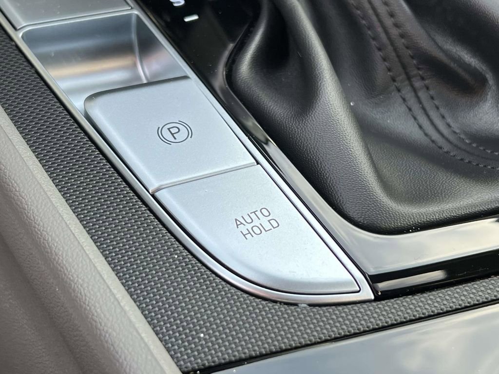 Used 2024 Hyundai Elantra SEL w/ Convenience Package image 38