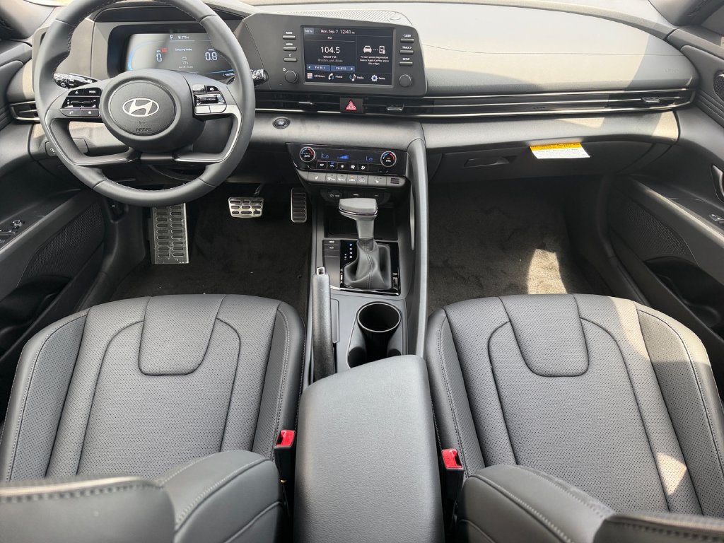 New 2026 Hyundai Elantra SEL Sport FWD image 9