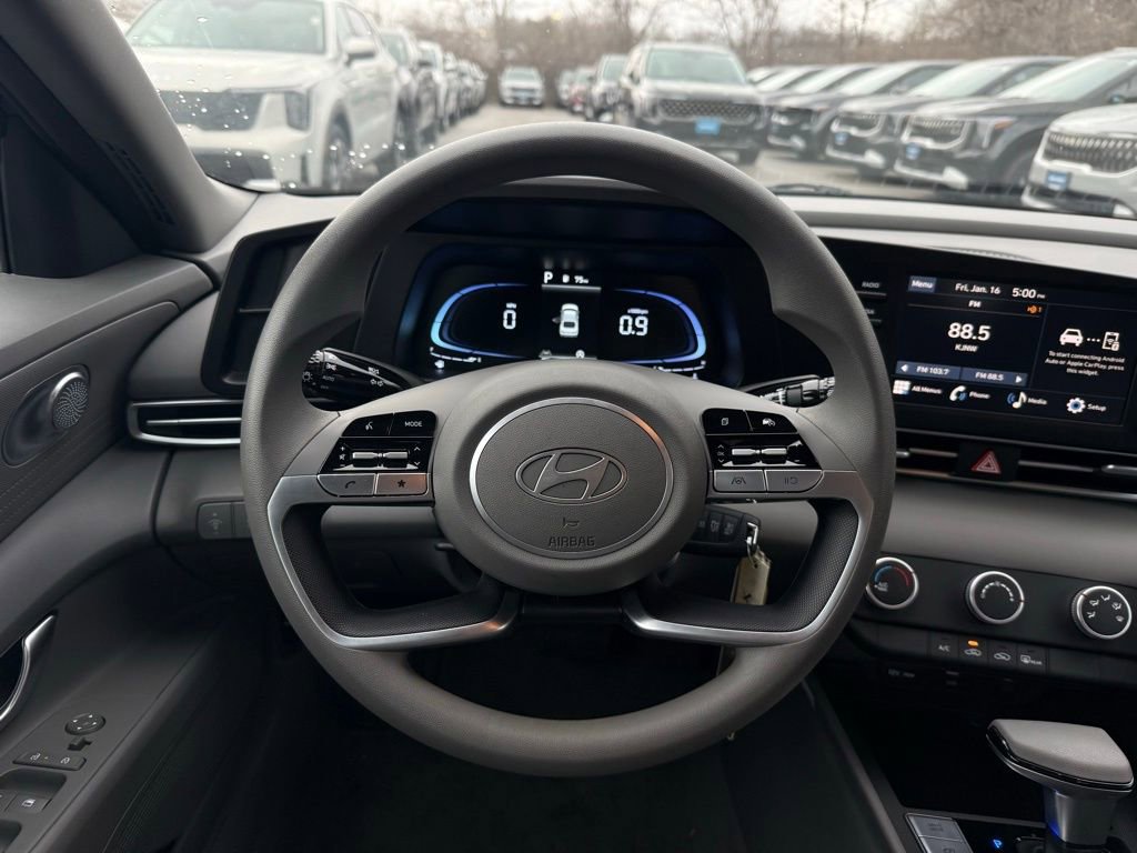 Used 2024 Hyundai Elantra SE image 20
