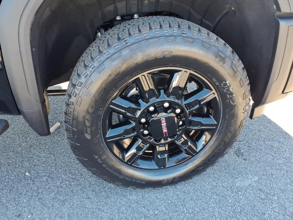 New 2026 GMC Sierra 2500 AT4 w/ AT4 Premium Plus Package image 9
